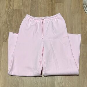Aritzia cozy sweat fleece mega flutter sweatpant villa pink🎀🩷